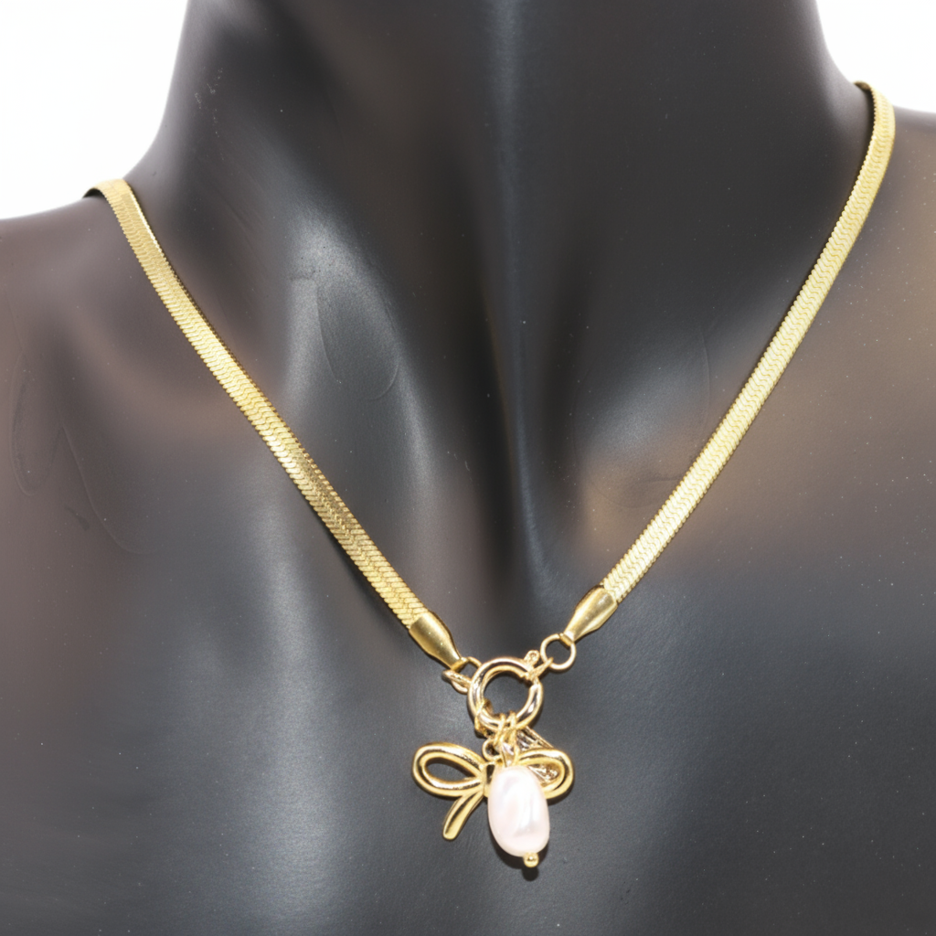 Bow-Pearl Pendant with Thick golden Chain