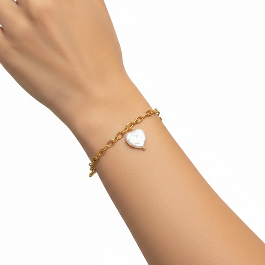 Gold bracelet with Heart charm