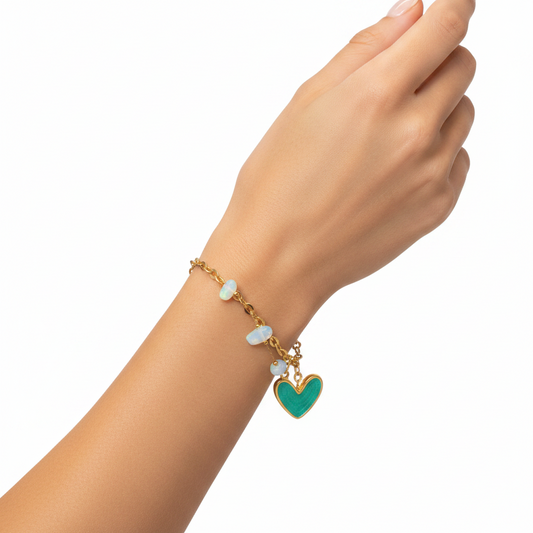 Bracelet with green heart charm and beads
