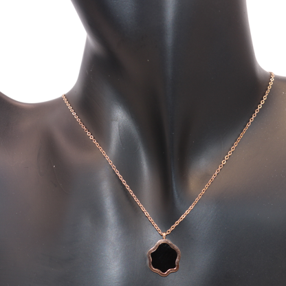 Flower shaped necklace