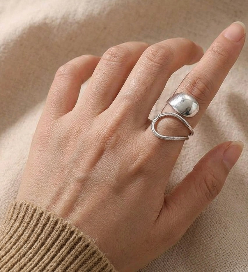 Vanta Loop Ring