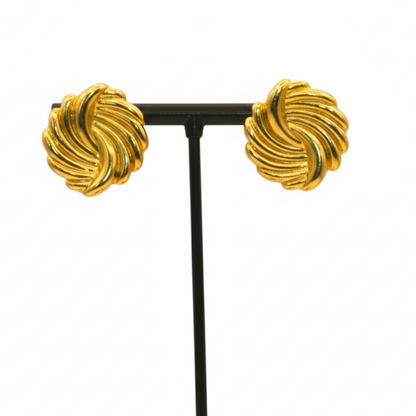 Infinity Knot Stud