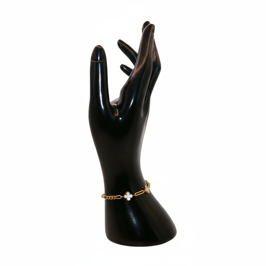 Gold Bracelet with white clover 