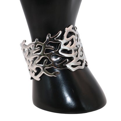 Silver leaf-patterned cuff bracelet