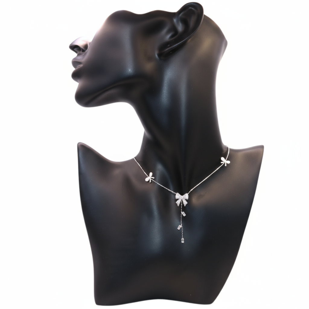 Silver delicate necklace with bow pendnat