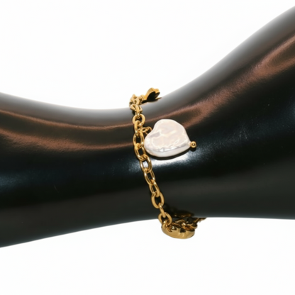 Gold bracelet with Heart charm