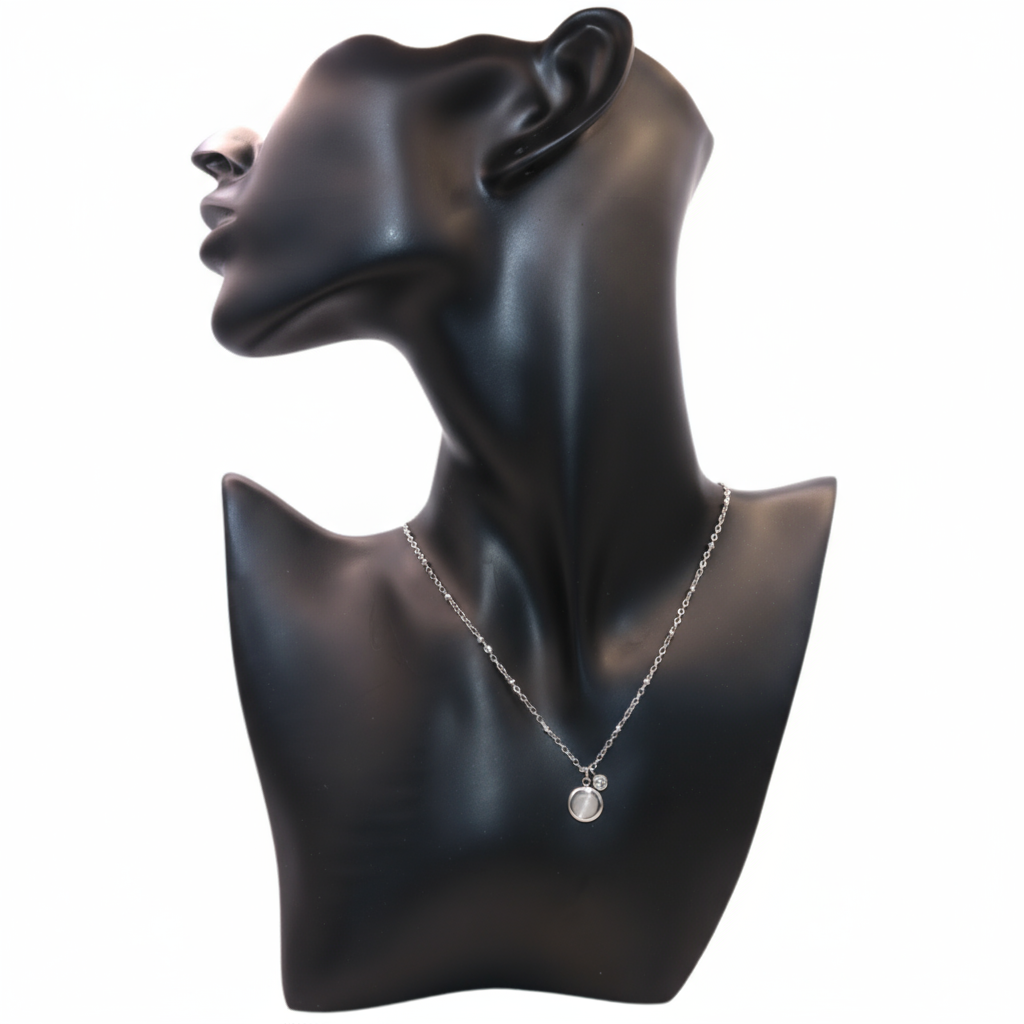 silver necklace with grey pendnat