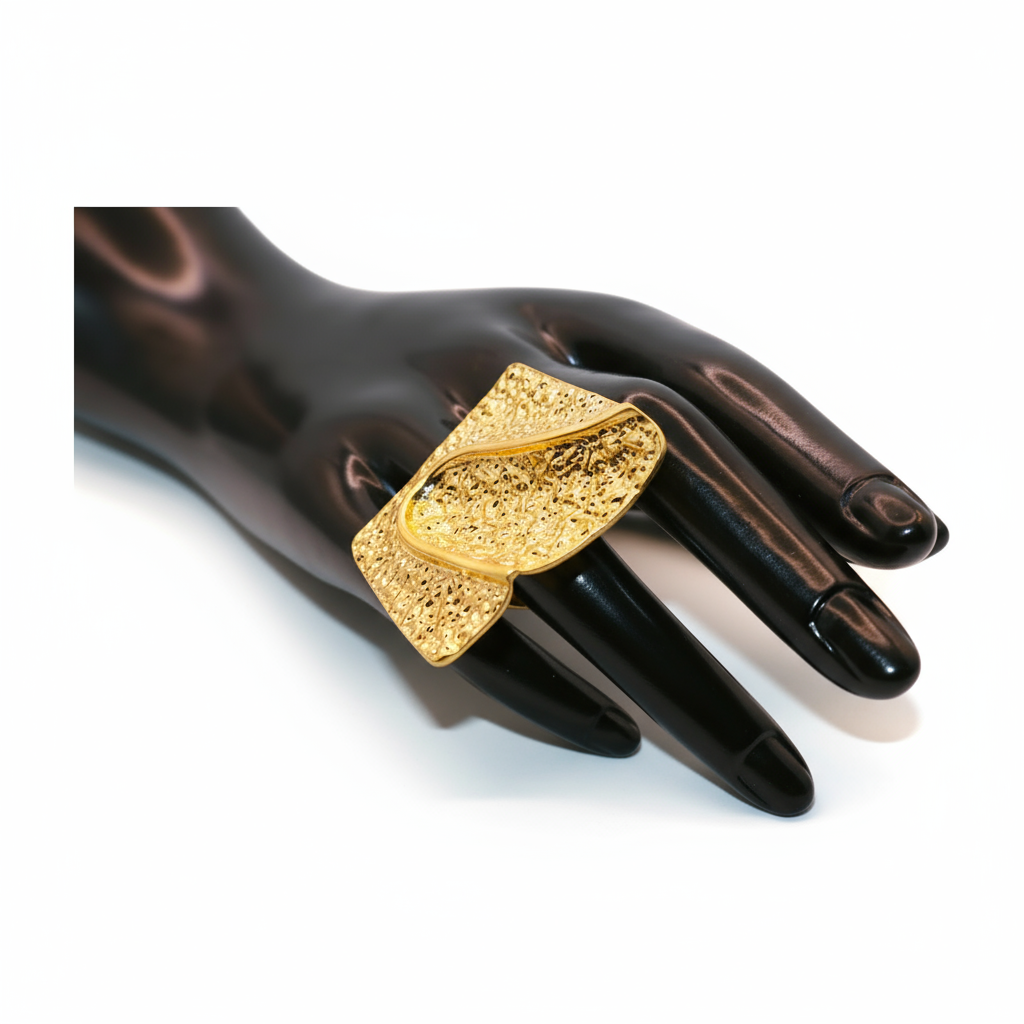 Bold Gold Ring 
