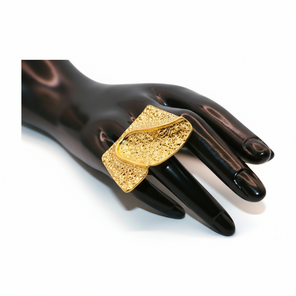 Bold Gold Ring 