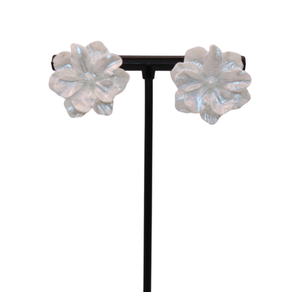 Flower white stud earings
