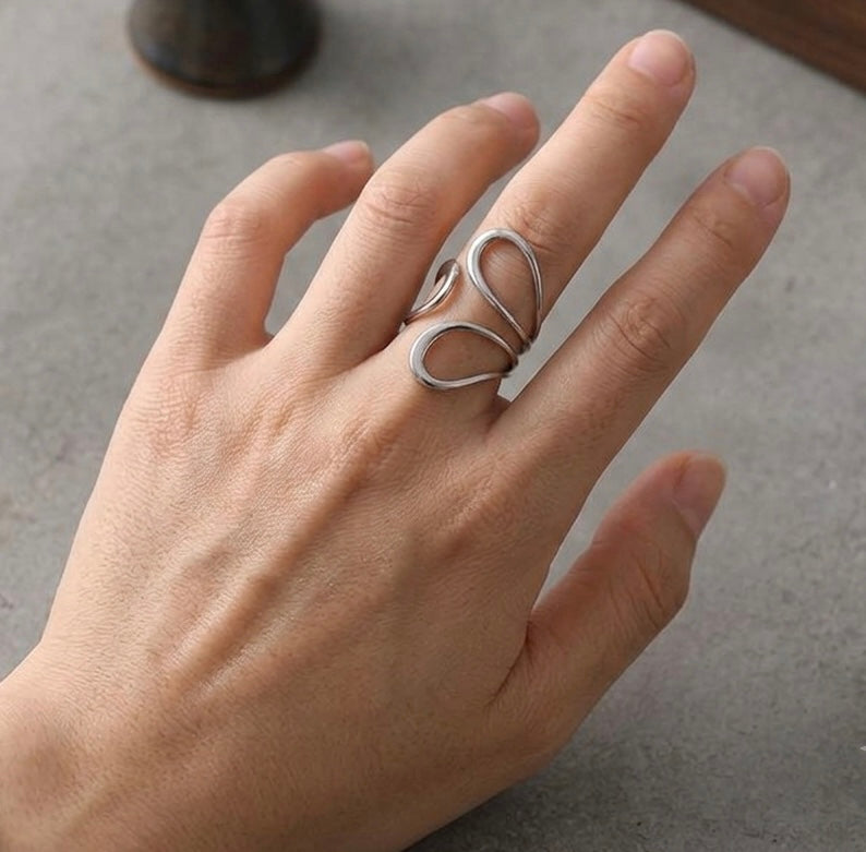 Sorelle Twist Ring