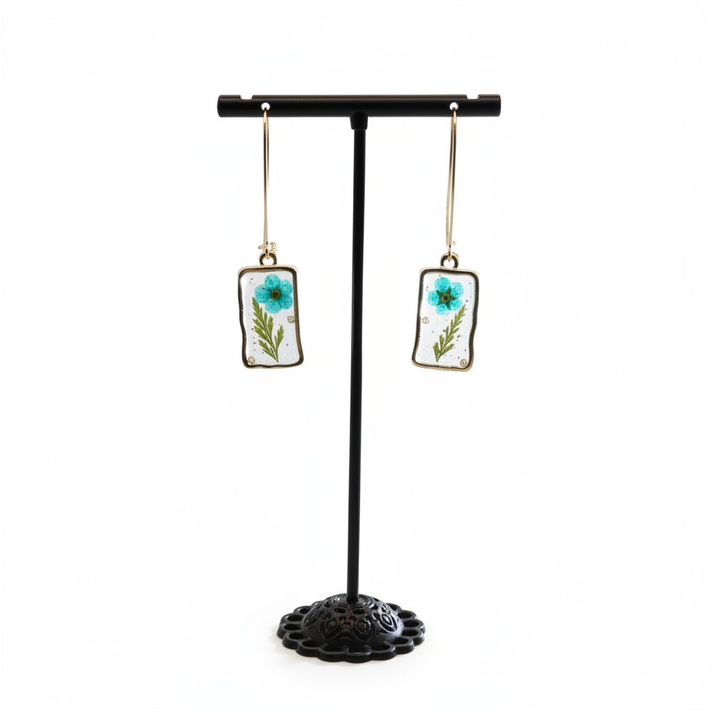 Lite Blue Dried flower Dangle