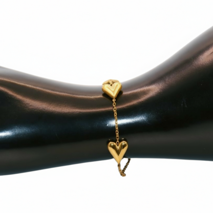 Gold heart-shaped bracelet 