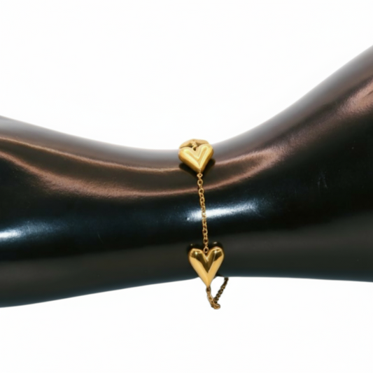 Gold heart-shaped bracelet 