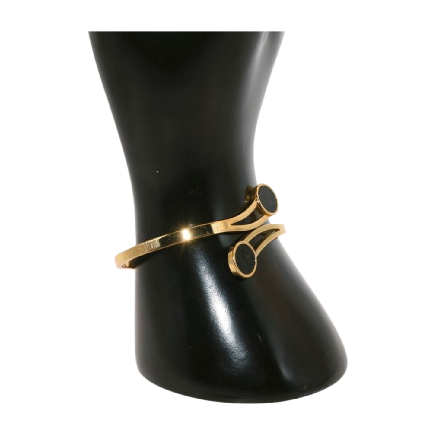 Gold bracelet with scissors design 