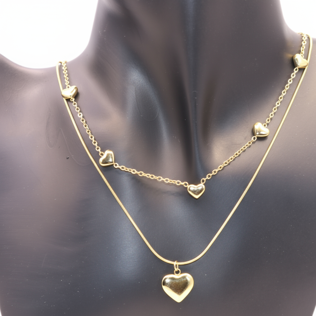 Gold heart-shaped necklace 