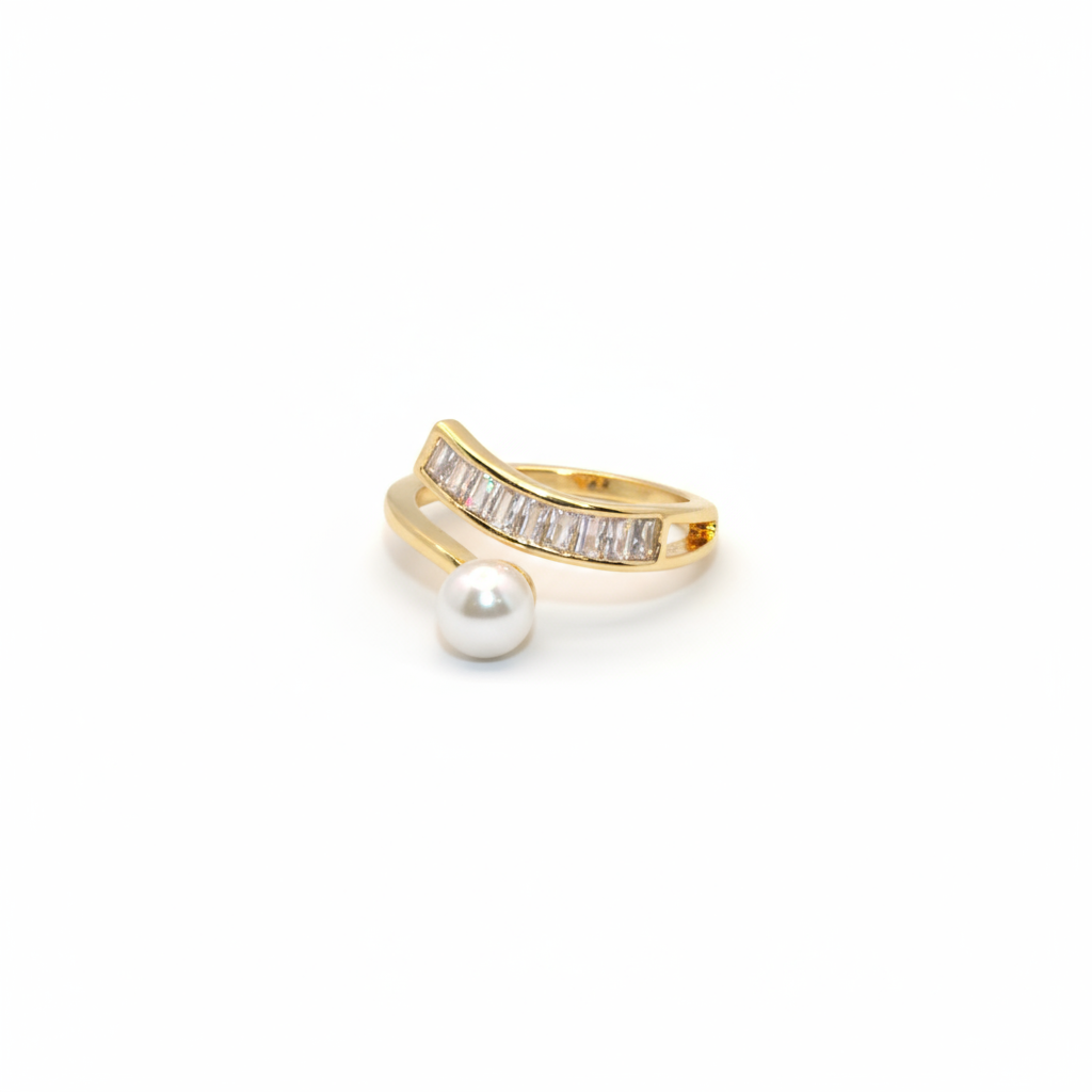 Gold ring with a pearl 