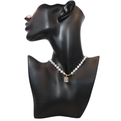 Pearl necklace with stone pendant