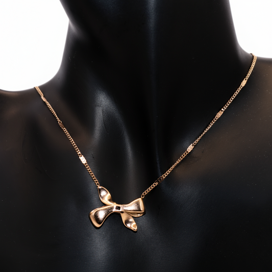 Rose Gold necklace with bow pendnat 