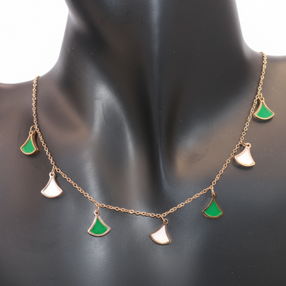 Pendent Frock White necklace