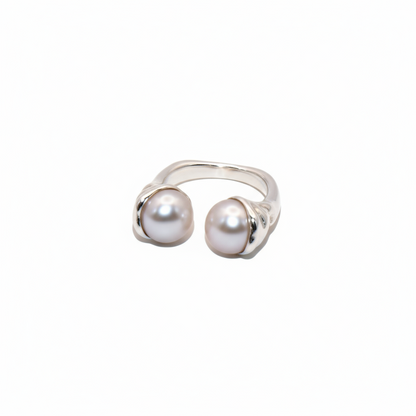 Silver ring with pearl