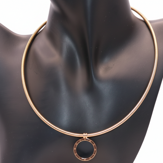 Rose gold necklace with circular pendant